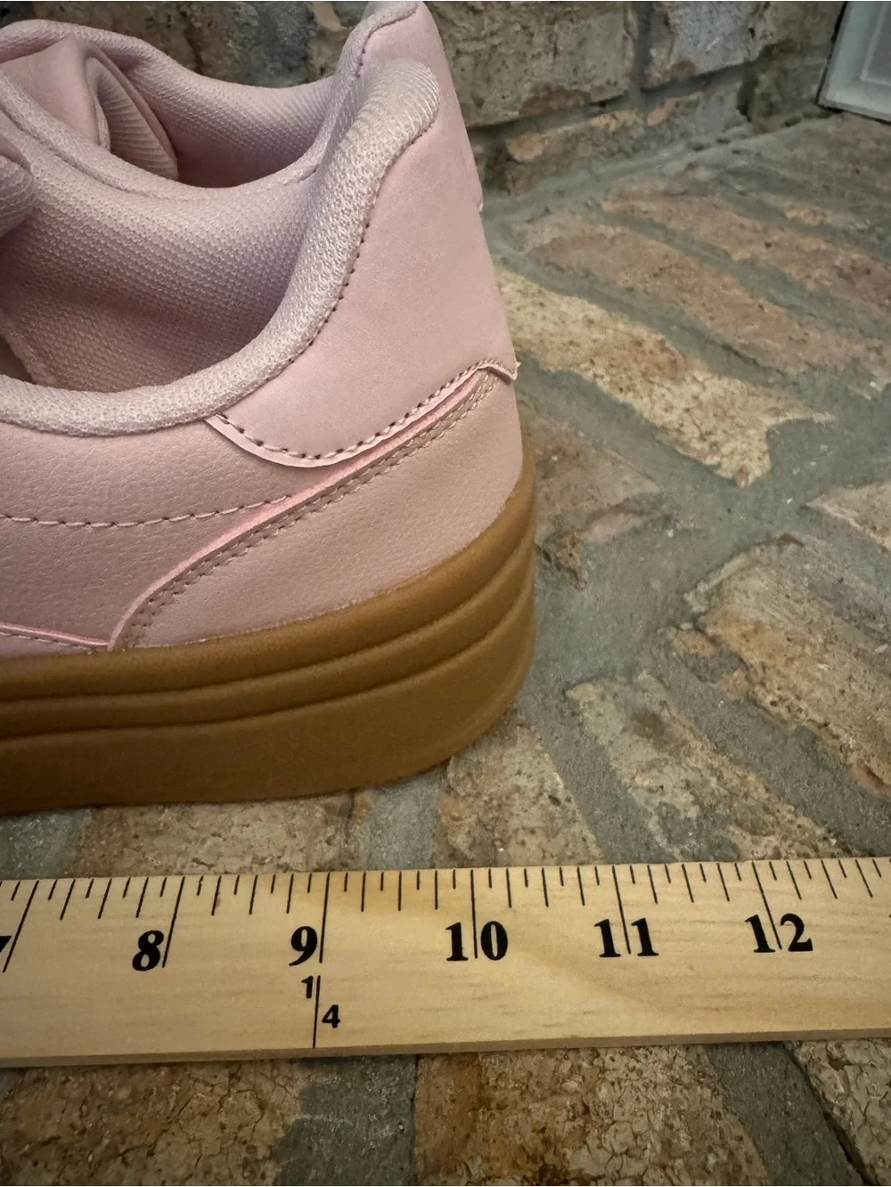 NWT Le Sheelah  Blush Pink Platform Sneakers with Gum Sole  Size 10